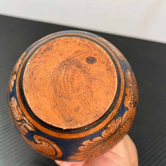 Vintage Clay Handmade Vase Handpainted with Floral Vine Leaf Details Flowers - Picture 5 of 8